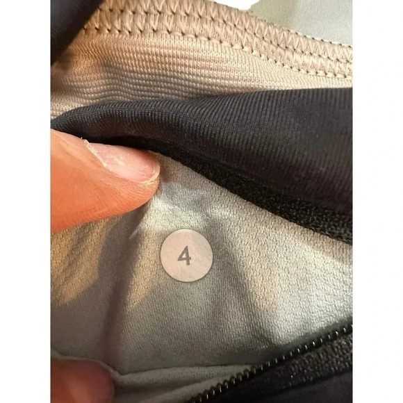 Lululemon Women's Multi Black Pull On Run Times 4" Pretty Prism Short Size 4 - Picture 3 of 5